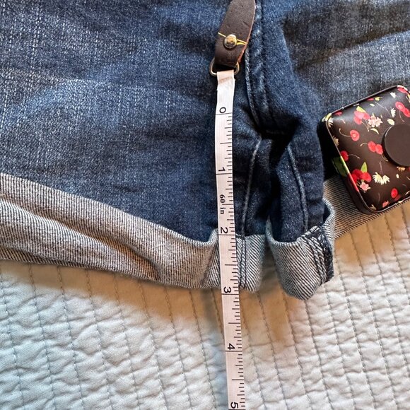 Denim Shorts W30 size 11 Rolled Hem Stretch Medium Wash - Picture 6 of 8